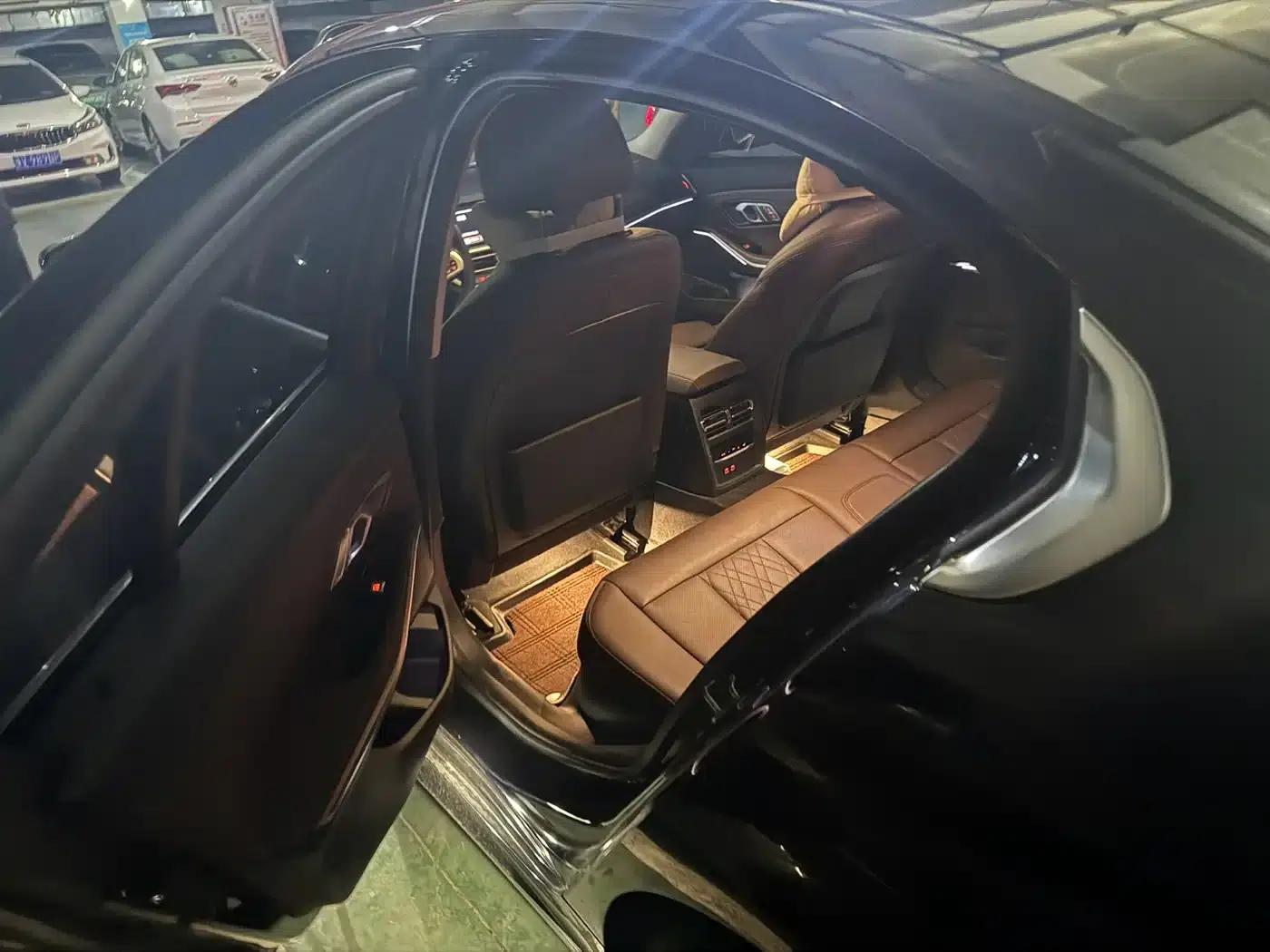2022 BMW 3 Series 325i M Sport Package — миниатюра 5