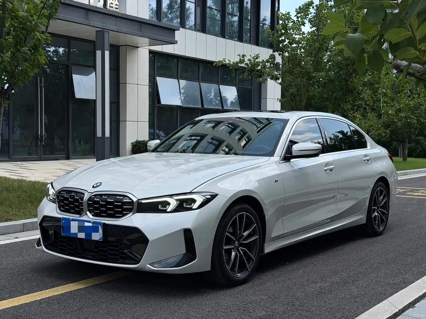 2025 BMW 3 Series 325Li M Sport Package — миниатюра 1