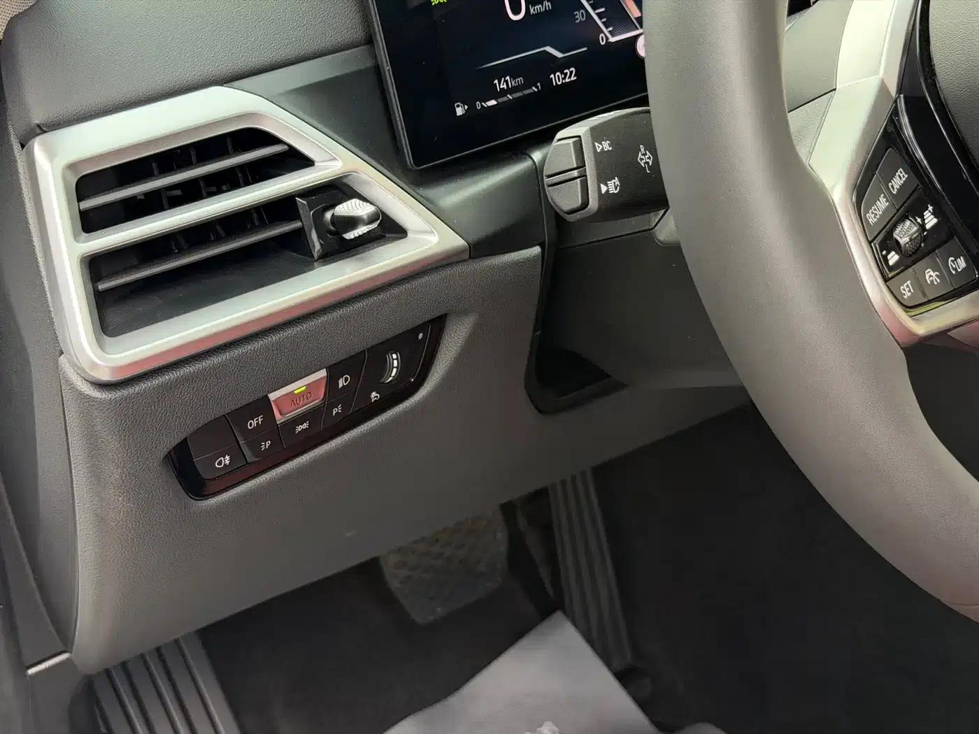 2025 BMW 3 Series 325Li M Sport Package — миниатюра 25