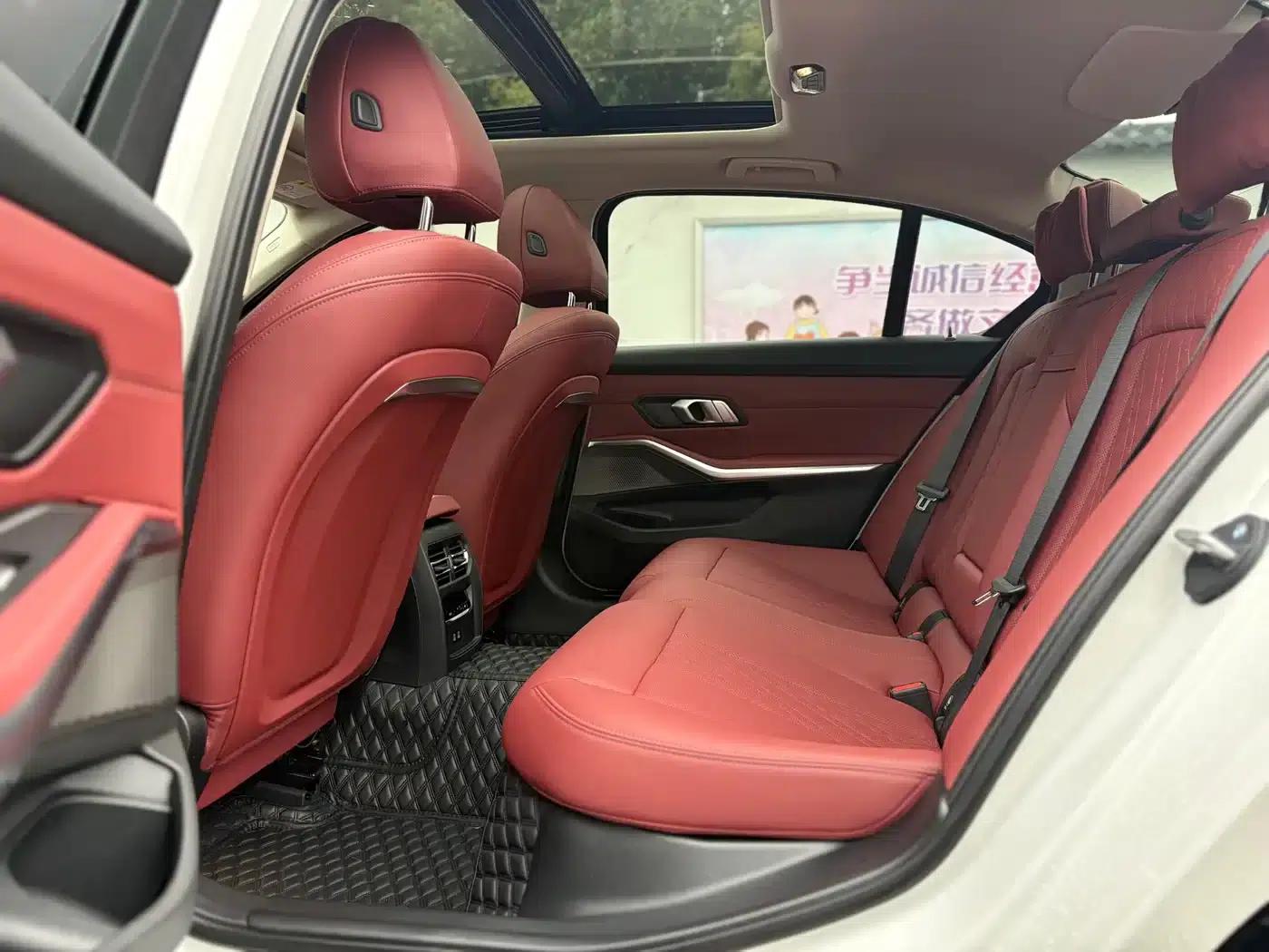 2023 BMW 3 Series 320Li M Sport Package — миниатюра 11