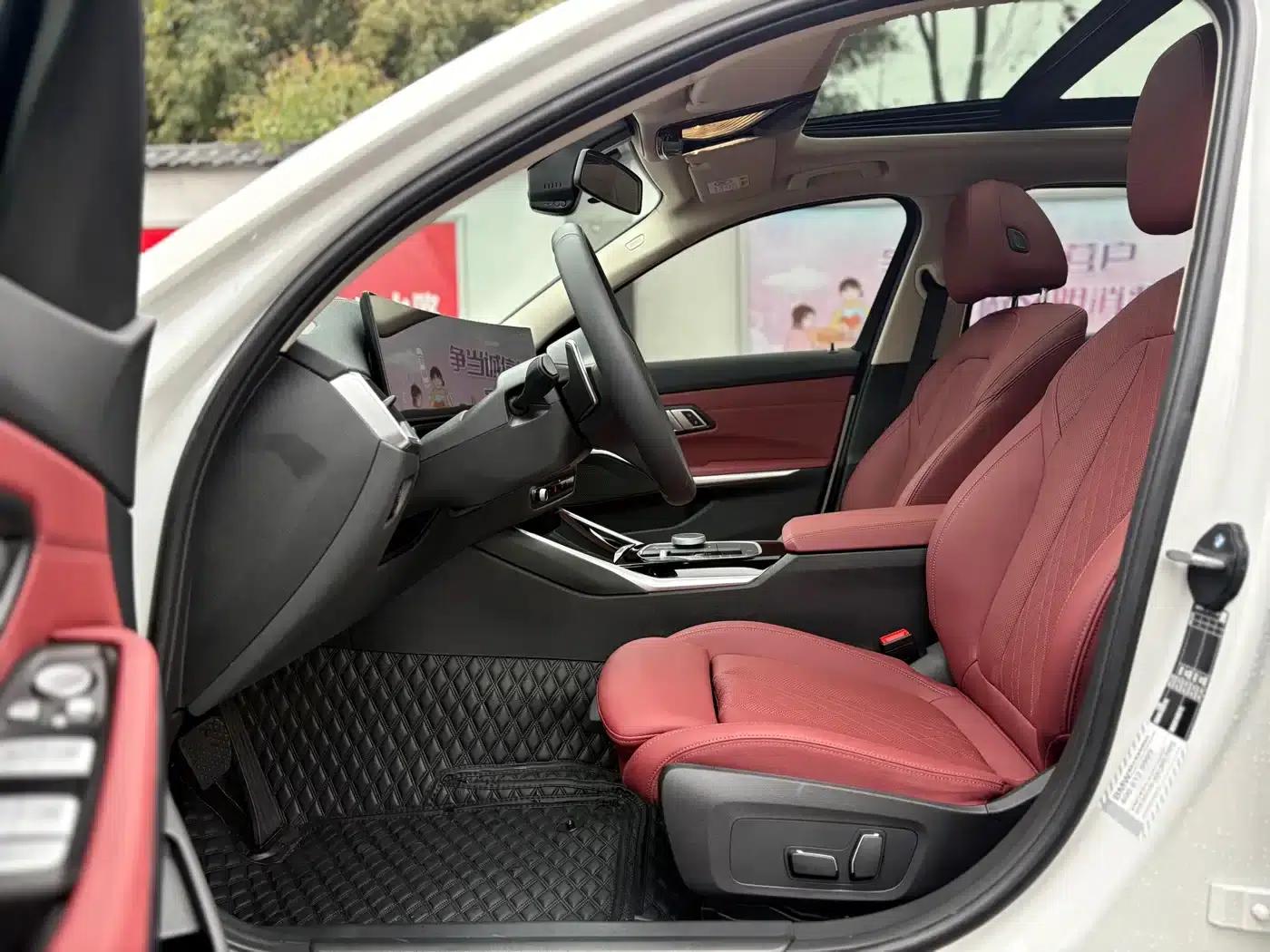 2023 BMW 3 Series 320Li M Sport Package — миниатюра 12