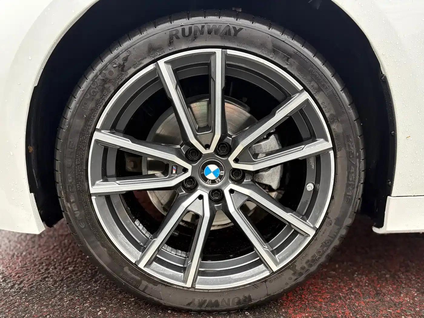 2023 BMW 3 Series 320Li M Sport Package — миниатюра 15
