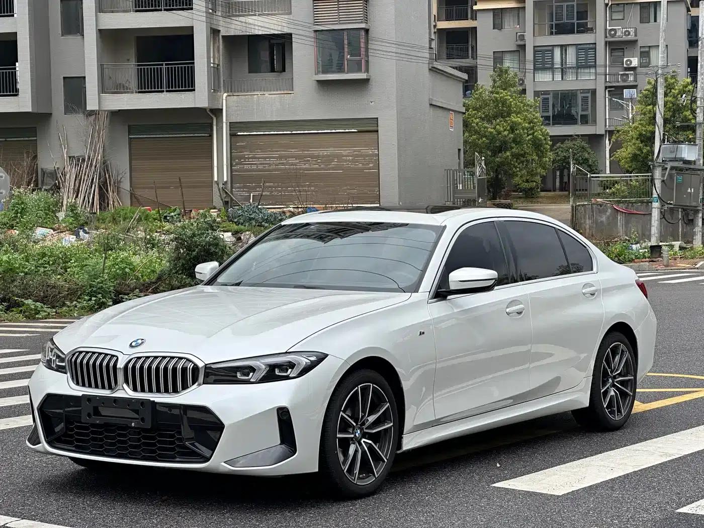 2024 BMW 3 Series 320Li M Sport Package — миниатюра 1