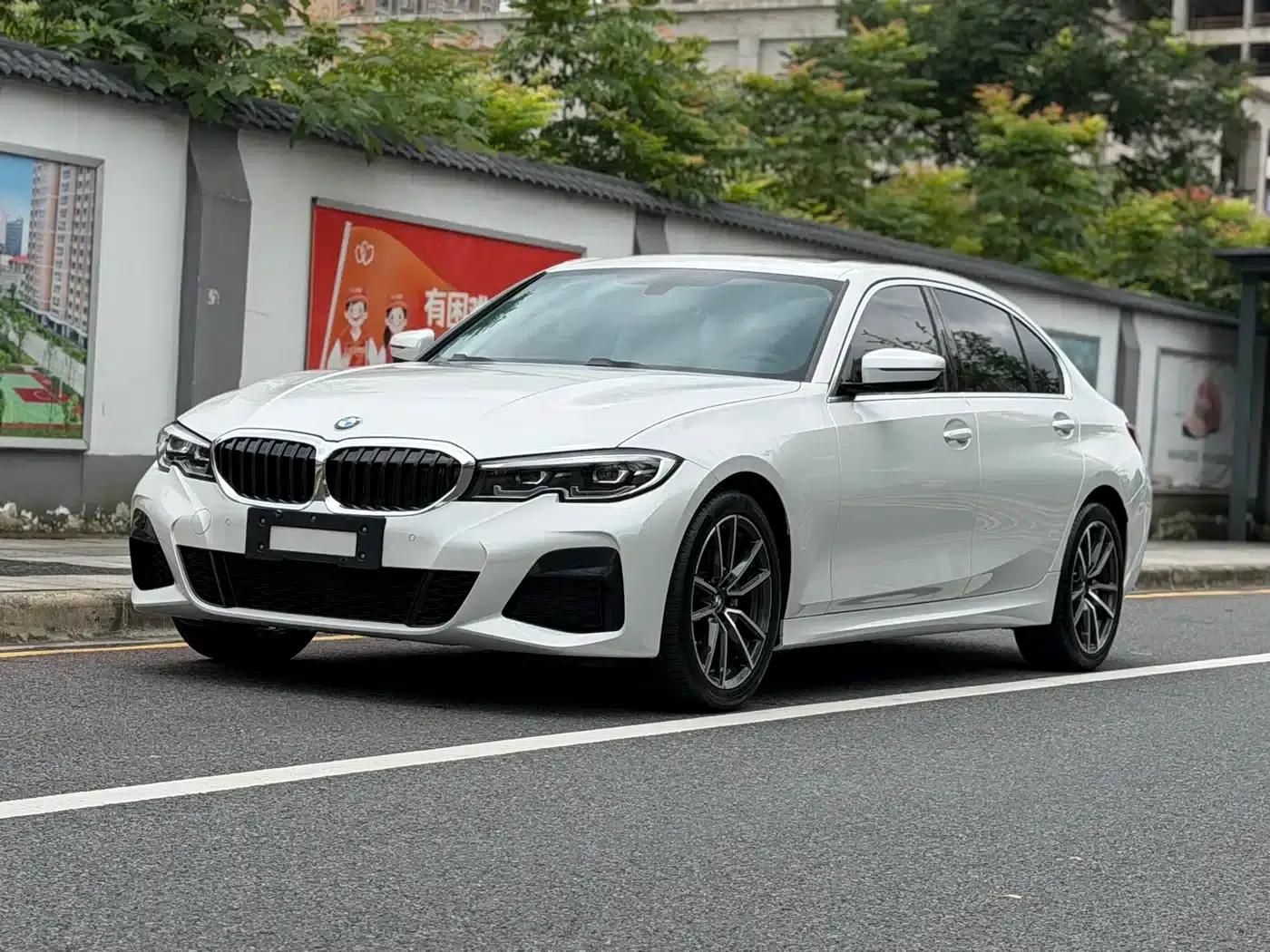 2022 BMW 3 Series 320Li M Sport Package — миниатюра 1
