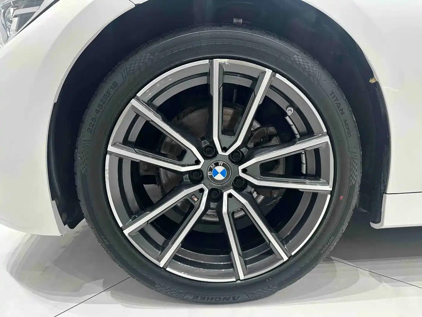 2022 BMW 3 Series 320Li M Sport Package — миниатюра 18