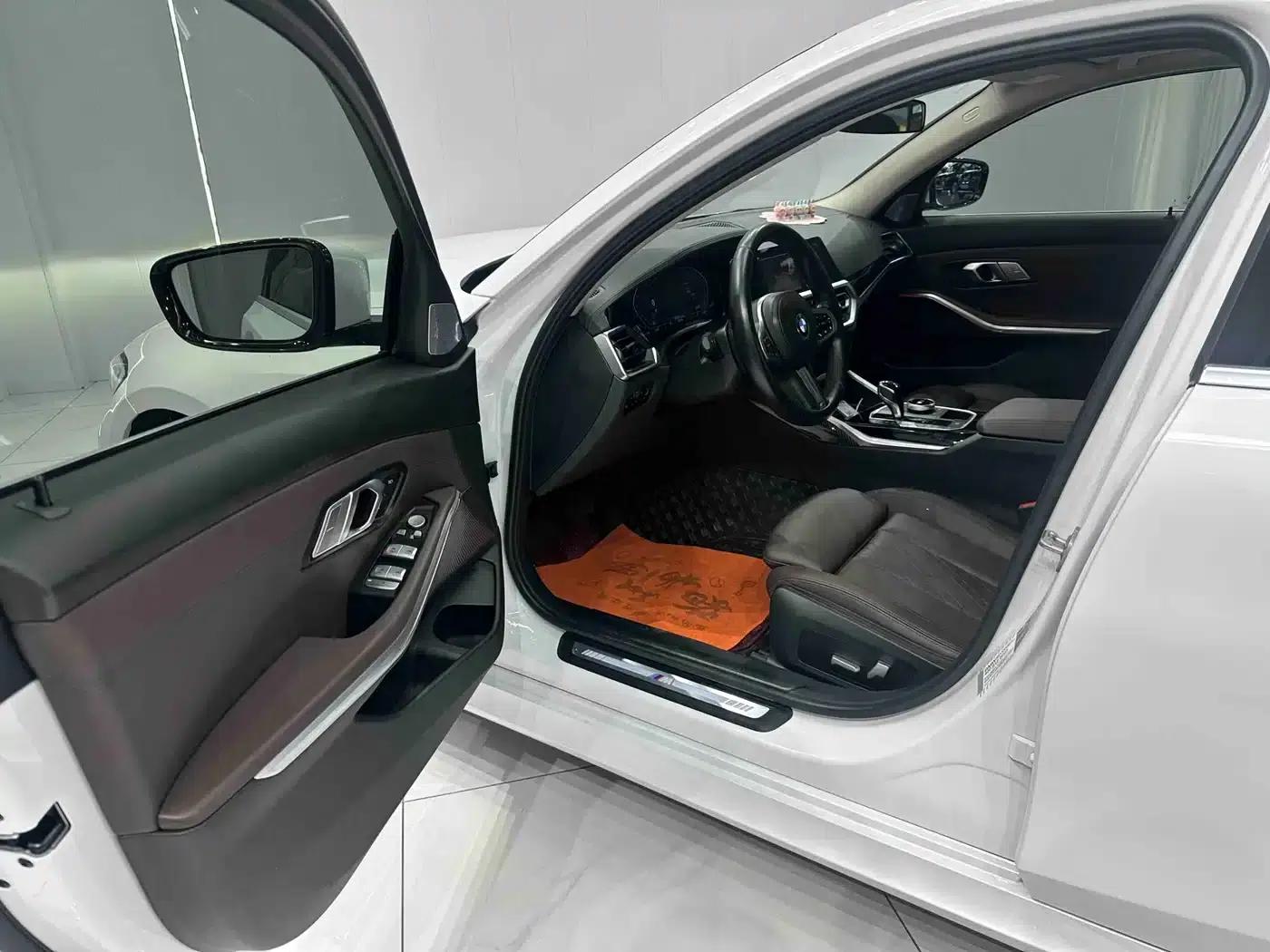 2022 BMW 3 Series 320Li M Sport Package — миниатюра 7