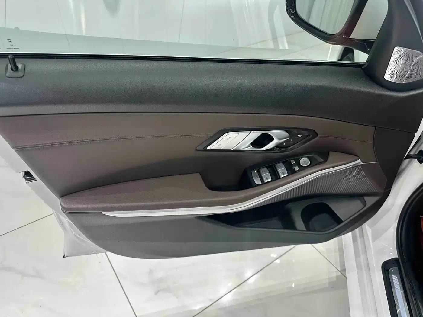 2022 BMW 3 Series 320Li M Sport Package — миниатюра 8