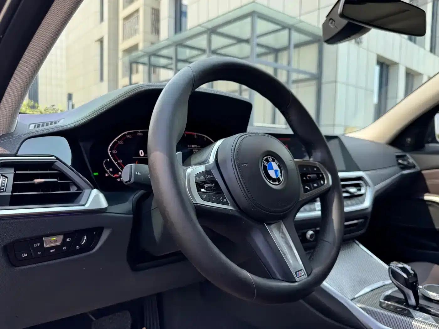 2020 BMW 3 Series 325Li M Sport Shadow Edition — миниатюра 12