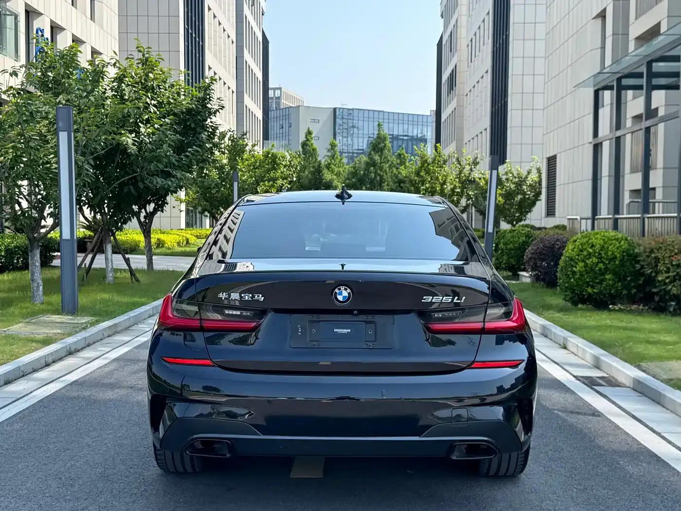 2020 BMW 3 Series 325Li M Sport Shadow Edition — миниатюра 8