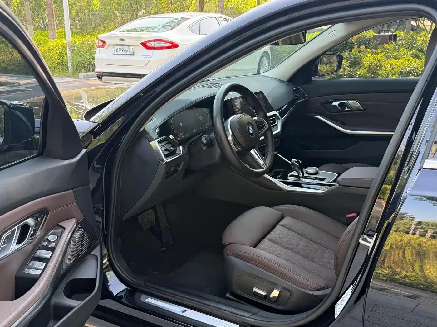 2022 BMW 3 Series 320Li M Sport Package — миниатюра 4