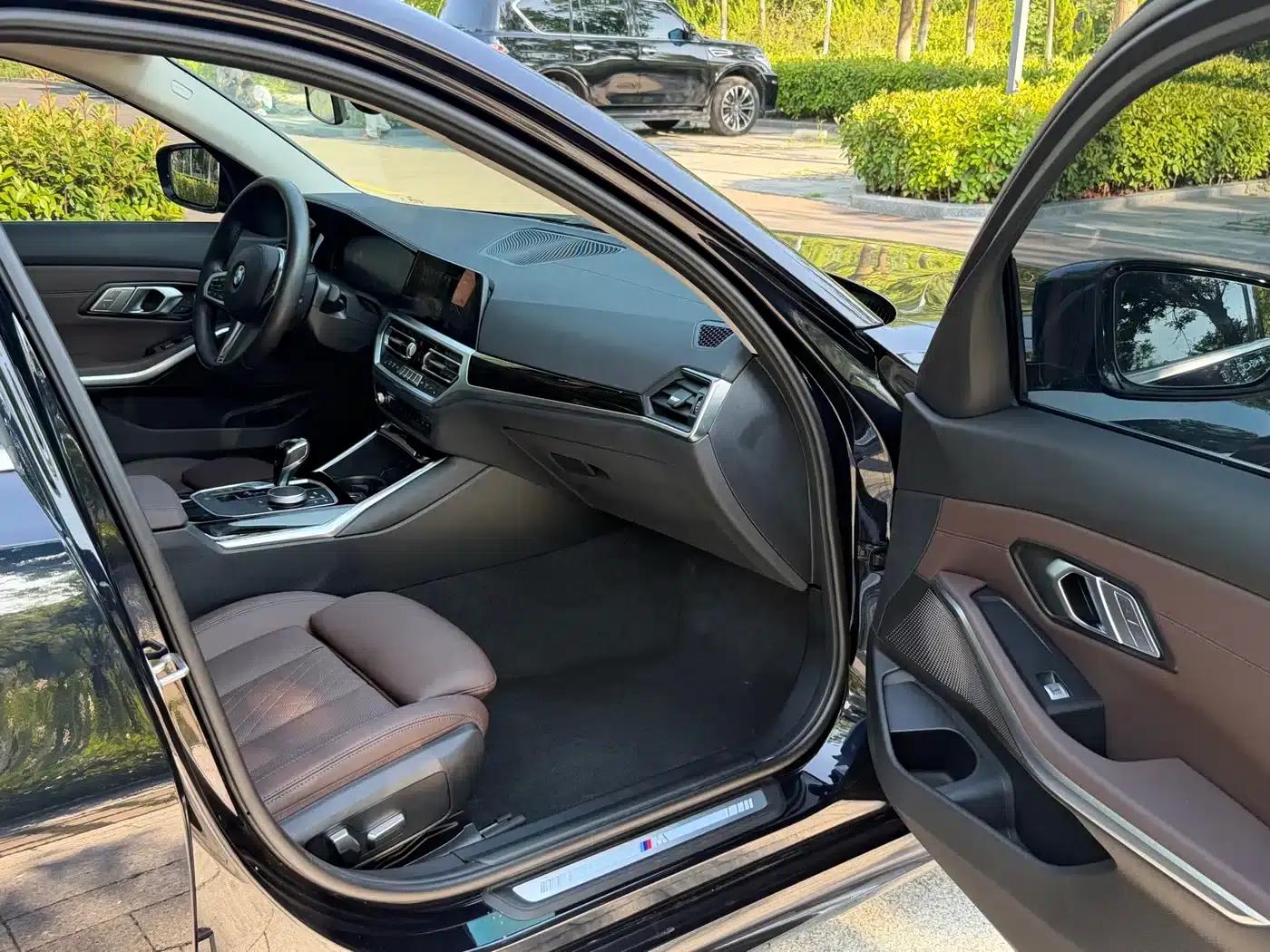 2022 BMW 3 Series 320Li M Sport Package — миниатюра 8