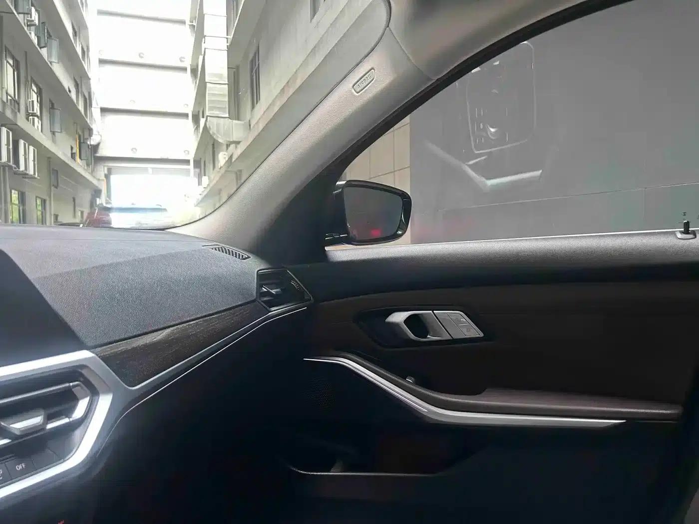 2022 BMW 3 Series 325Li M Sport Package — миниатюра 12