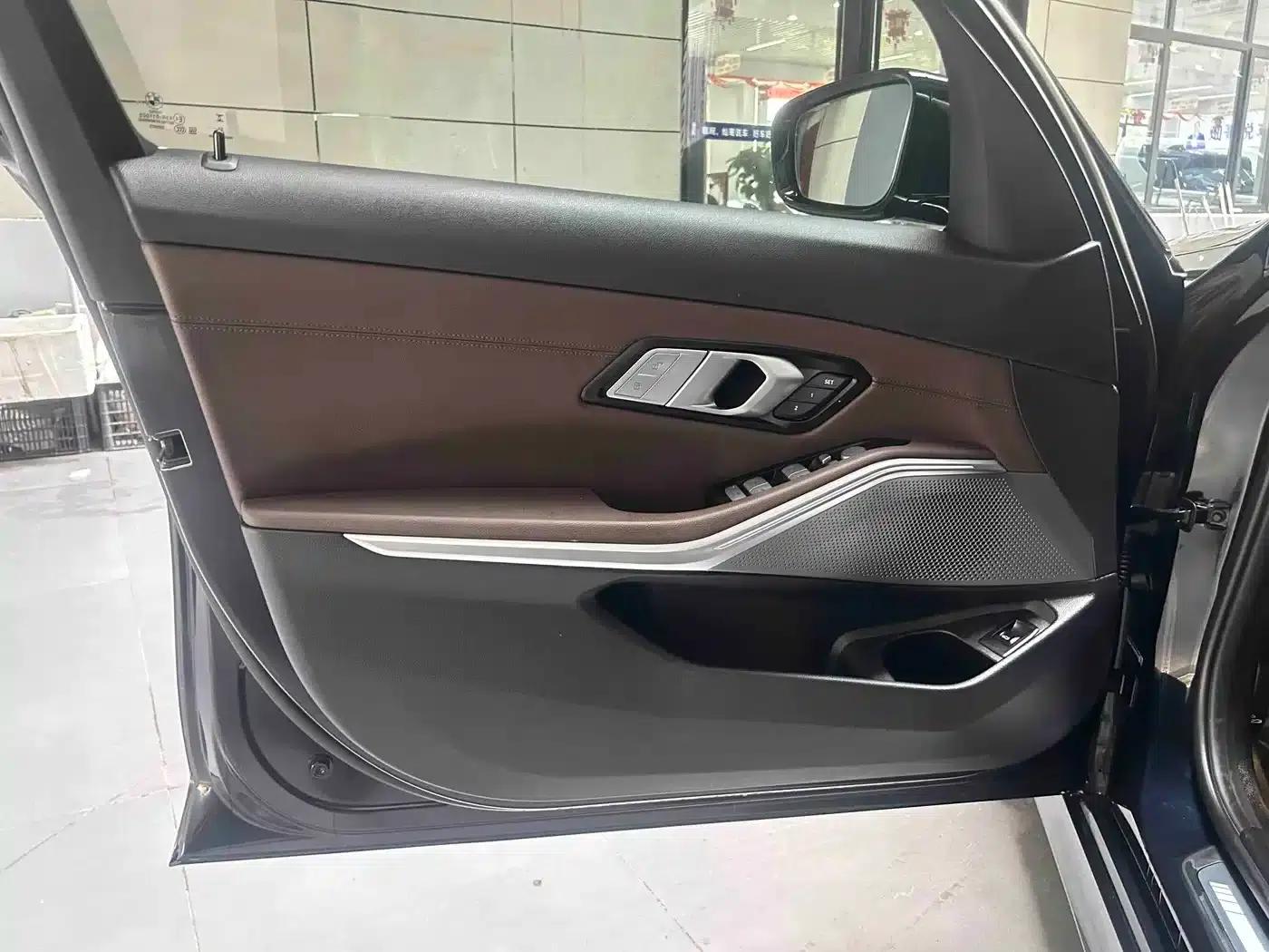2022 BMW 3 Series 325Li M Sport Package — миниатюра 7