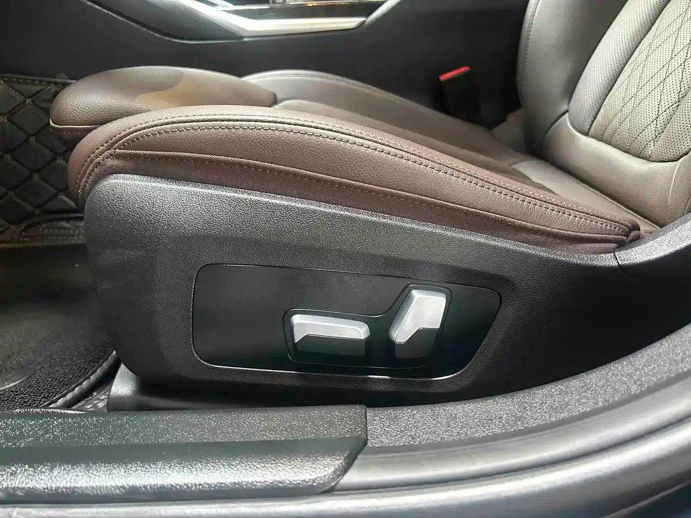 2022 BMW 3 Series 325Li M Sport Package — миниатюра 9
