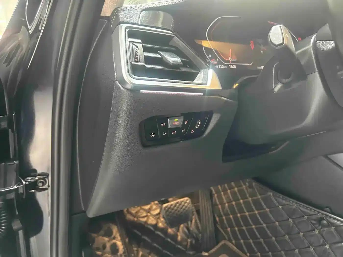 2022 BMW 3 Series 325Li M Sport Package — миниатюра 10