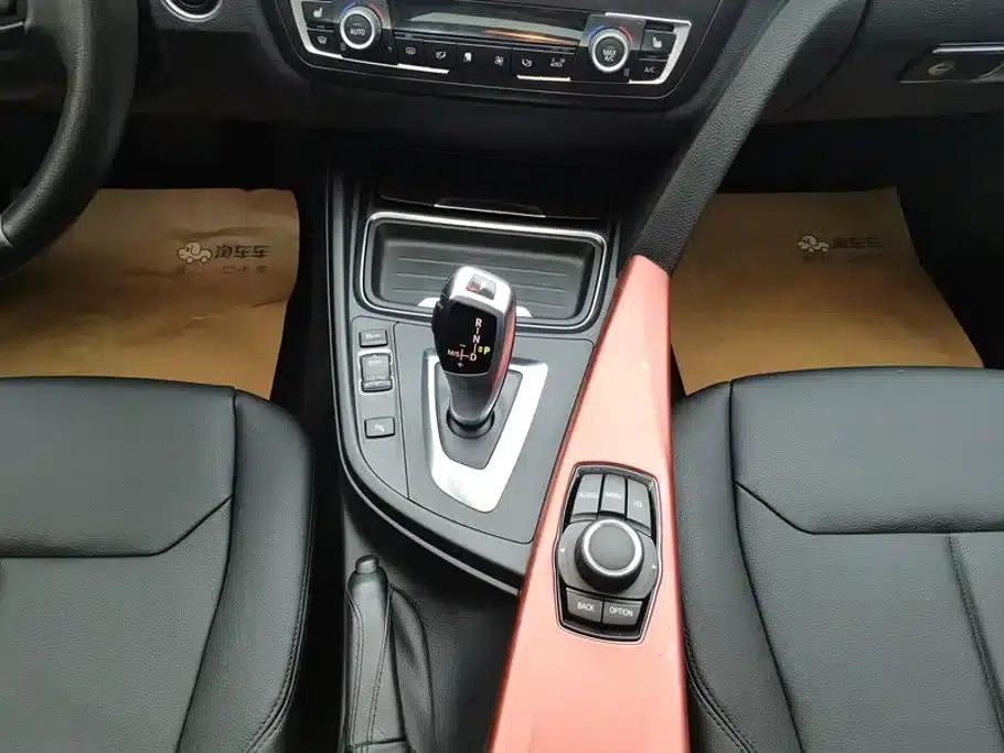 BMW 3 Series 2015 320i Fashion Edition — миниатюра 16