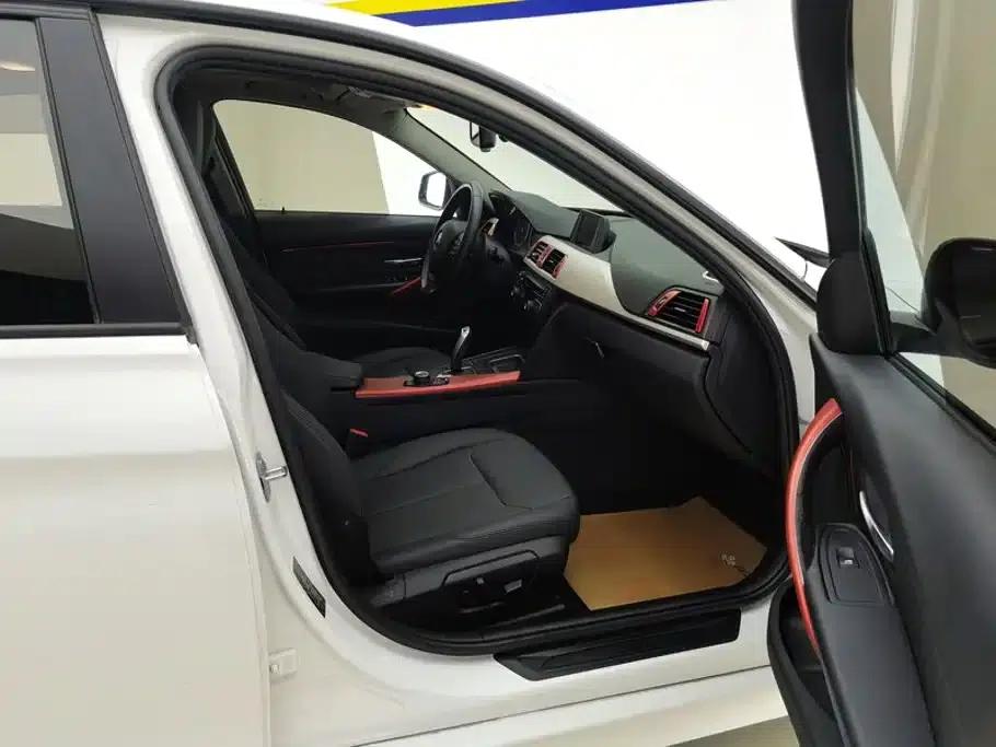 BMW 3 Series 2015 320i Fashion Edition — миниатюра 8