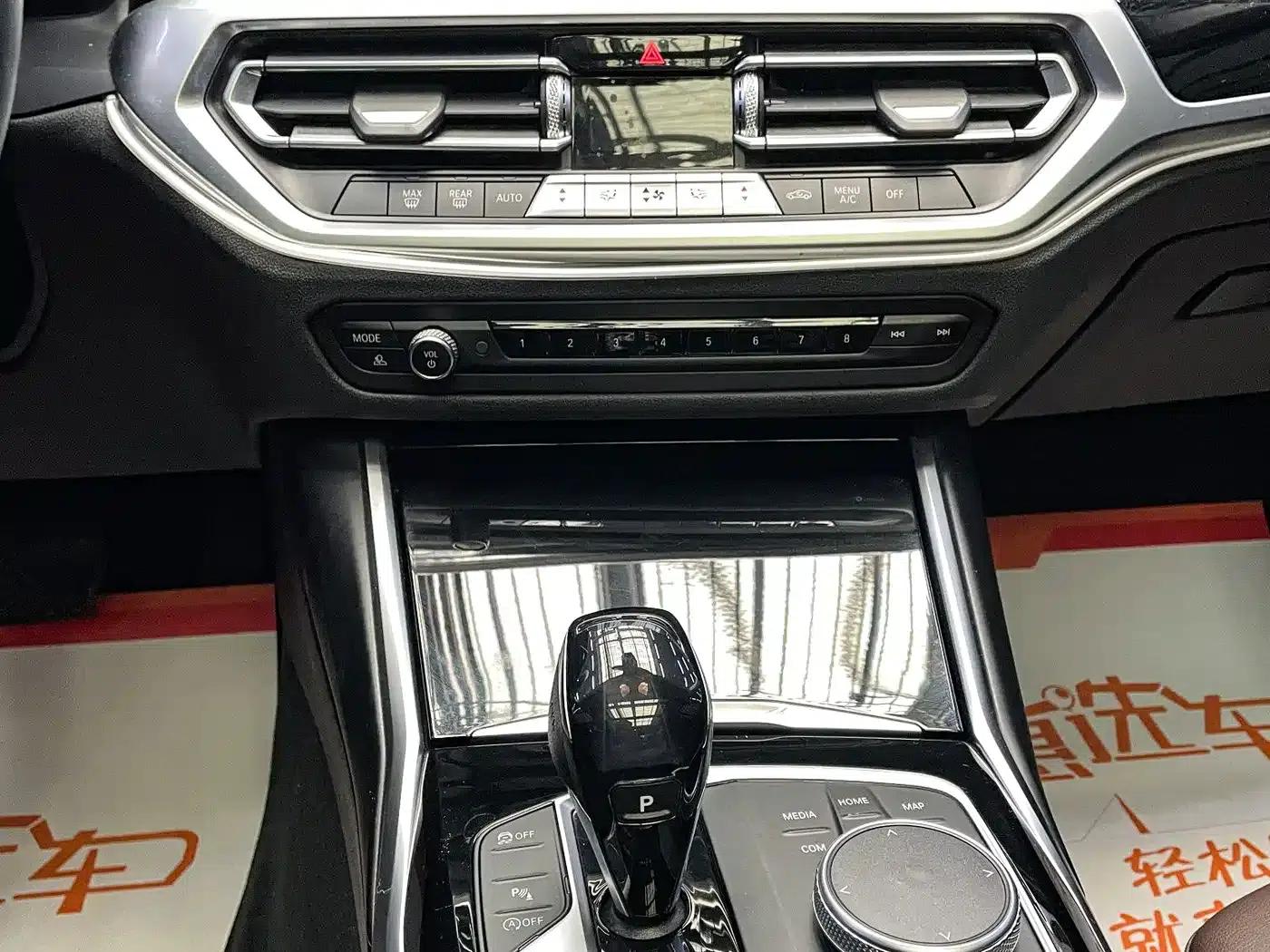 2020 BMW 3 Series 320Li M Sport Package — миниатюра 8