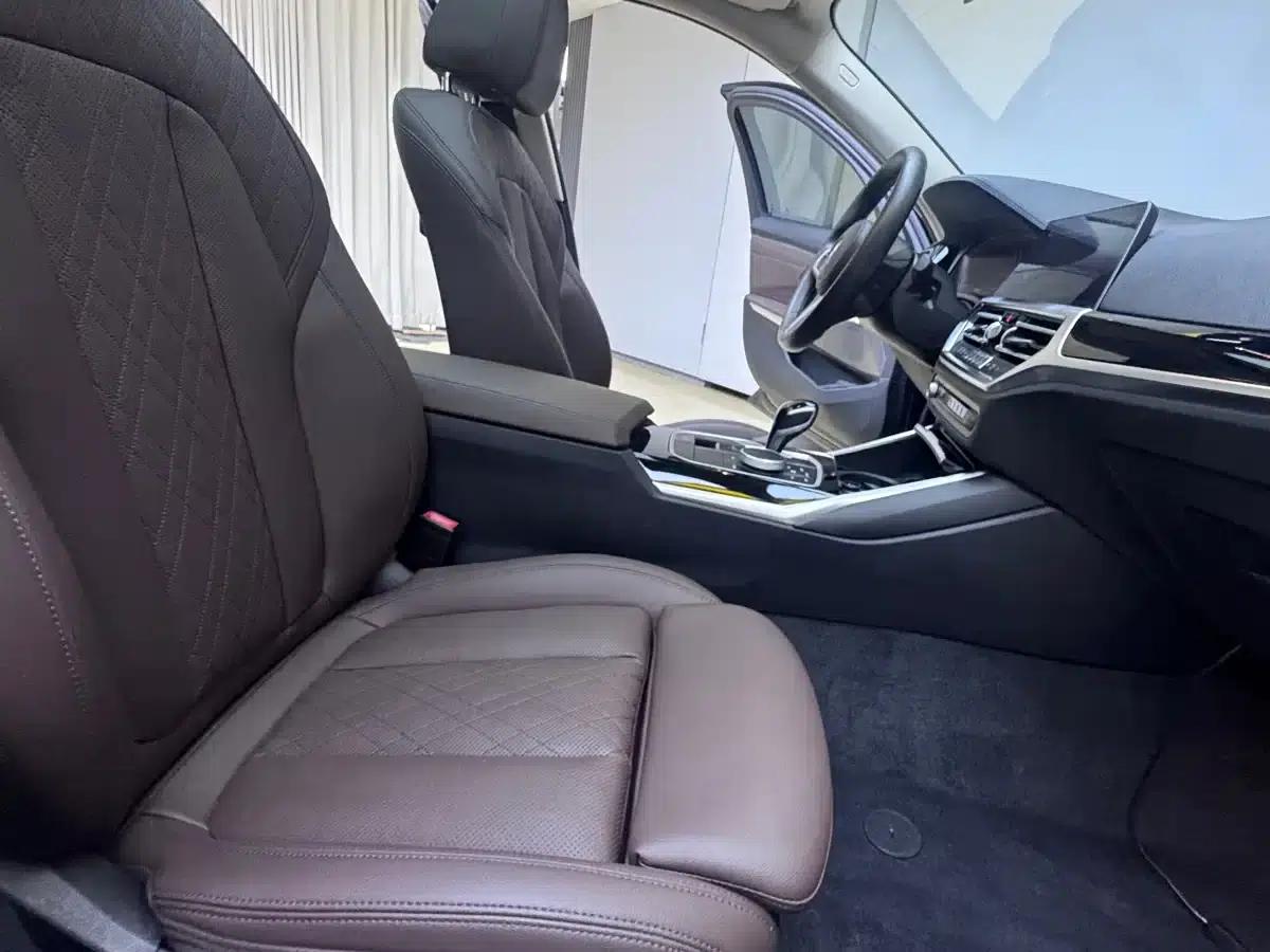 2022 BMW 3 Series 320Li M Sport Package — миниатюра 12