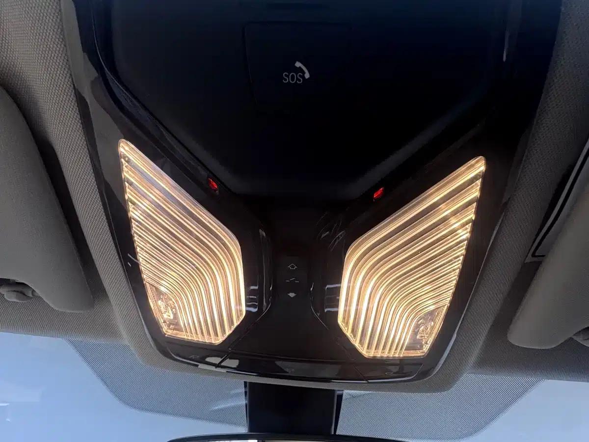 2022 BMW 3 Series 320Li M Sport Package — миниатюра 13