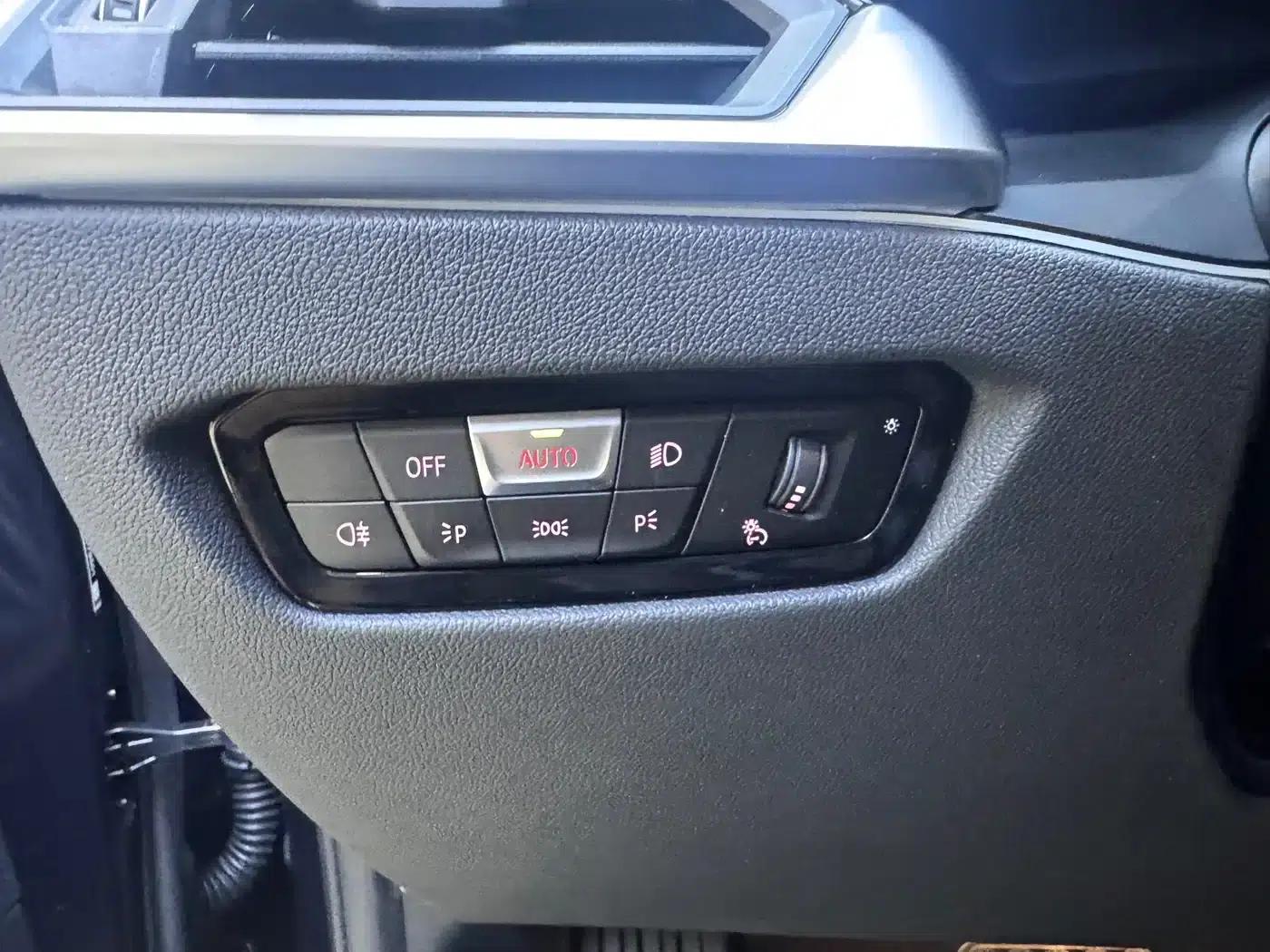 2022 BMW 3 Series 320Li M Sport Package — миниатюра 15