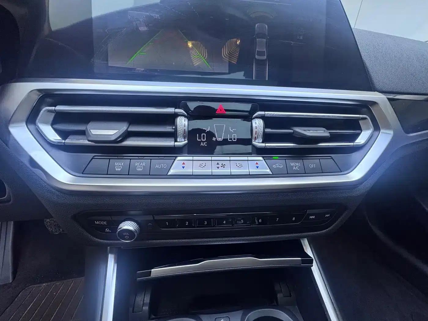 2022 BMW 3 Series 320Li M Sport Package — миниатюра 24
