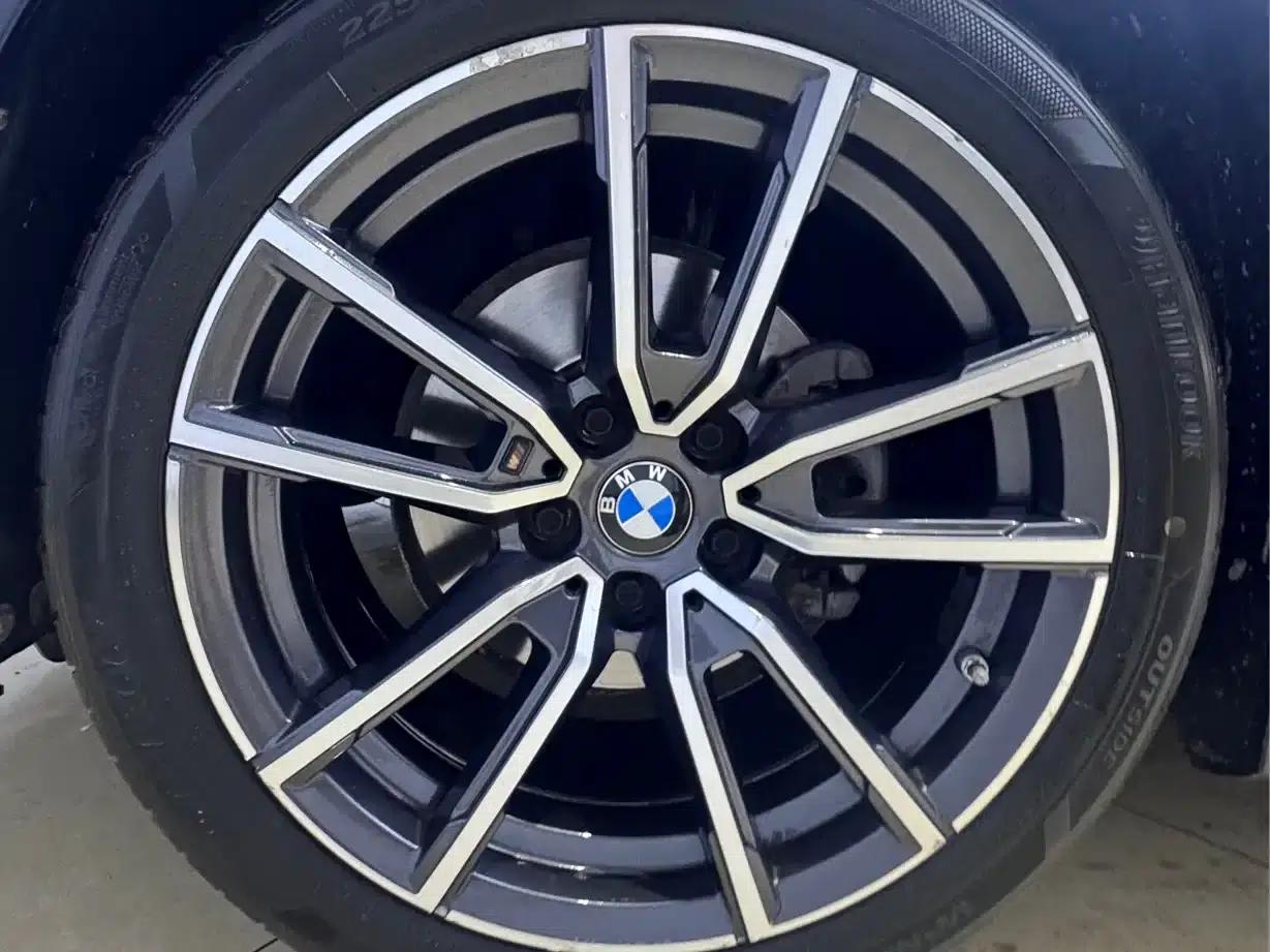 2022 BMW 3 Series 320Li M Sport Package — миниатюра 26