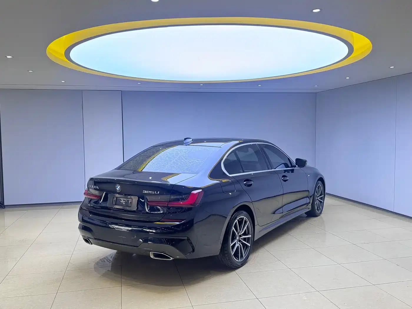 2022 BMW 3 Series 320Li M Sport Package — миниатюра 6