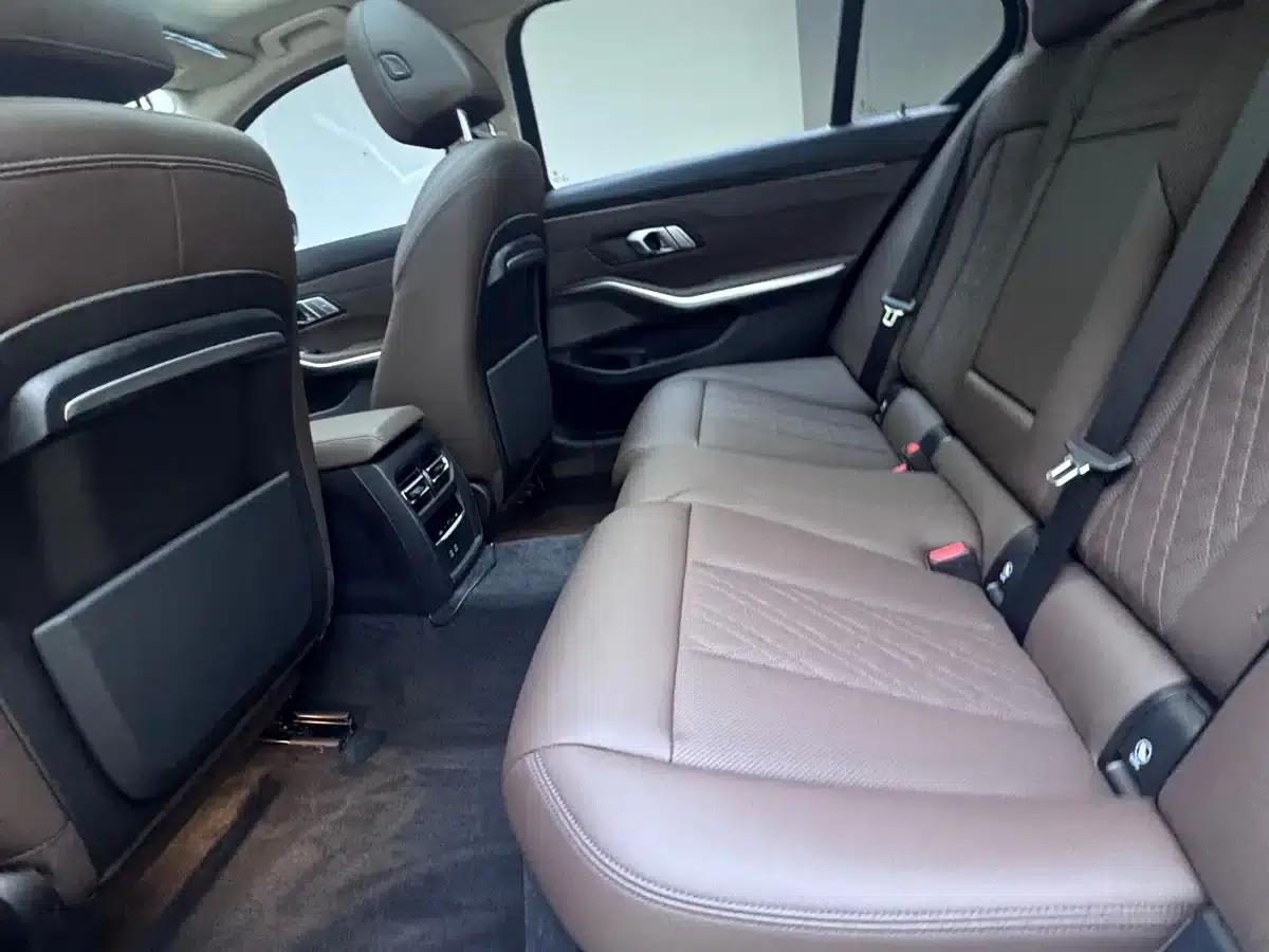 2022 BMW 3 Series 320Li M Sport Package — миниатюра 10