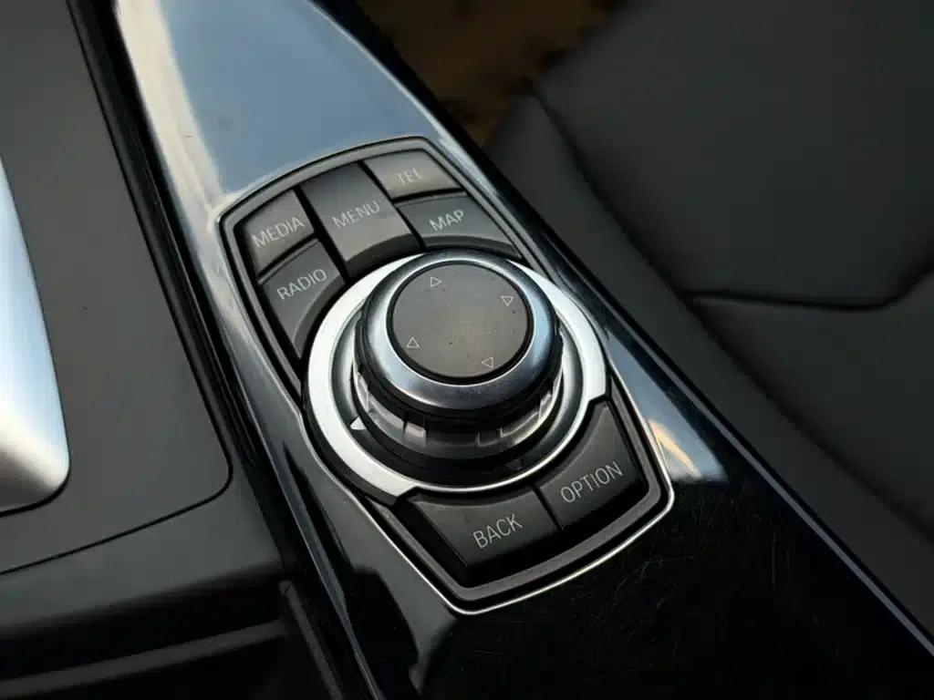 2017 BMW 3 Series 320Li M Sport — миниатюра 15