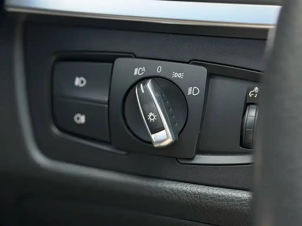 2017 BMW 3 Series 320Li M Sport — миниатюра 23