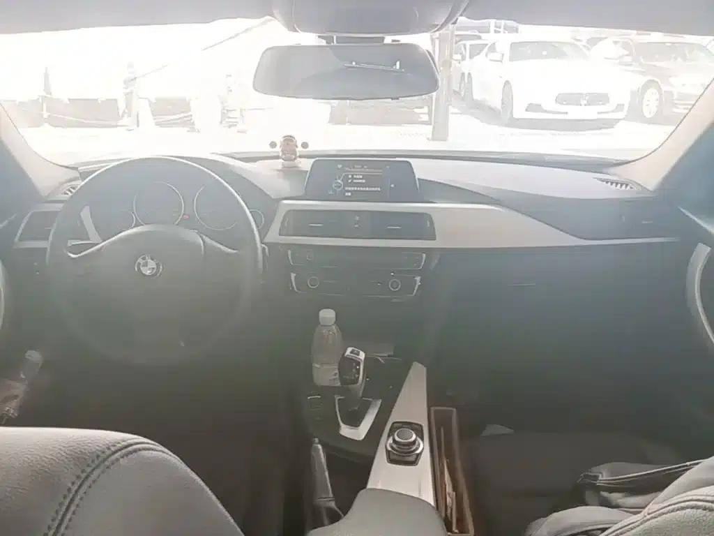 2016 BMW 3 Series 320Li Fashion Edition — миниатюра 10