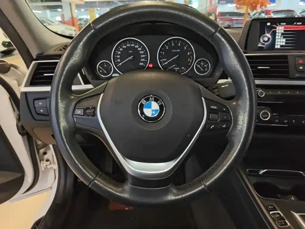 2017 BMW 3 Series 320Li Fashion Edition — миниатюра 11