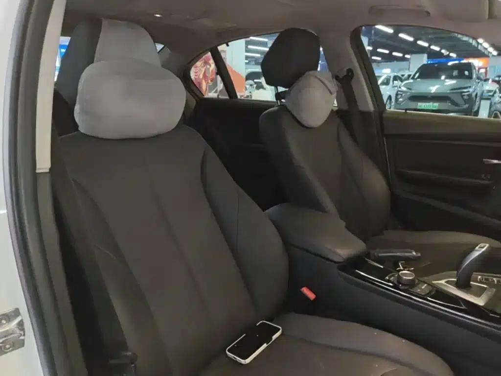 2017 BMW 3 Series 320Li Fashion Edition — миниатюра 25