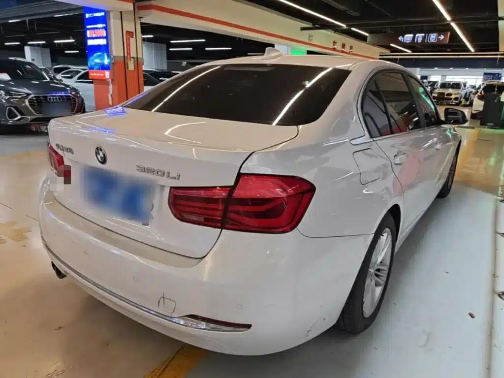 2017 BMW 3 Series 320Li Fashion Edition — миниатюра 7
