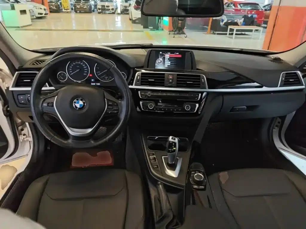 2017 BMW 3 Series 320Li Fashion Edition — миниатюра 10