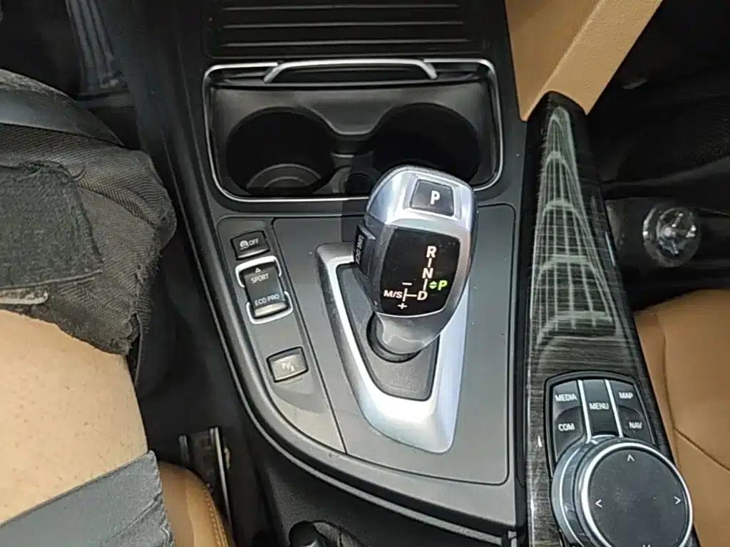2017 BMW 3 Series 320Li Luxury Design Package — миниатюра 14