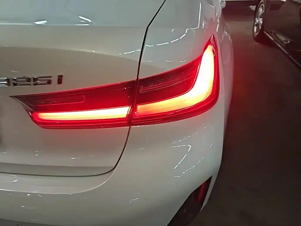 2024 BMW 3 Series 325i M Sport Package — миниатюра 8