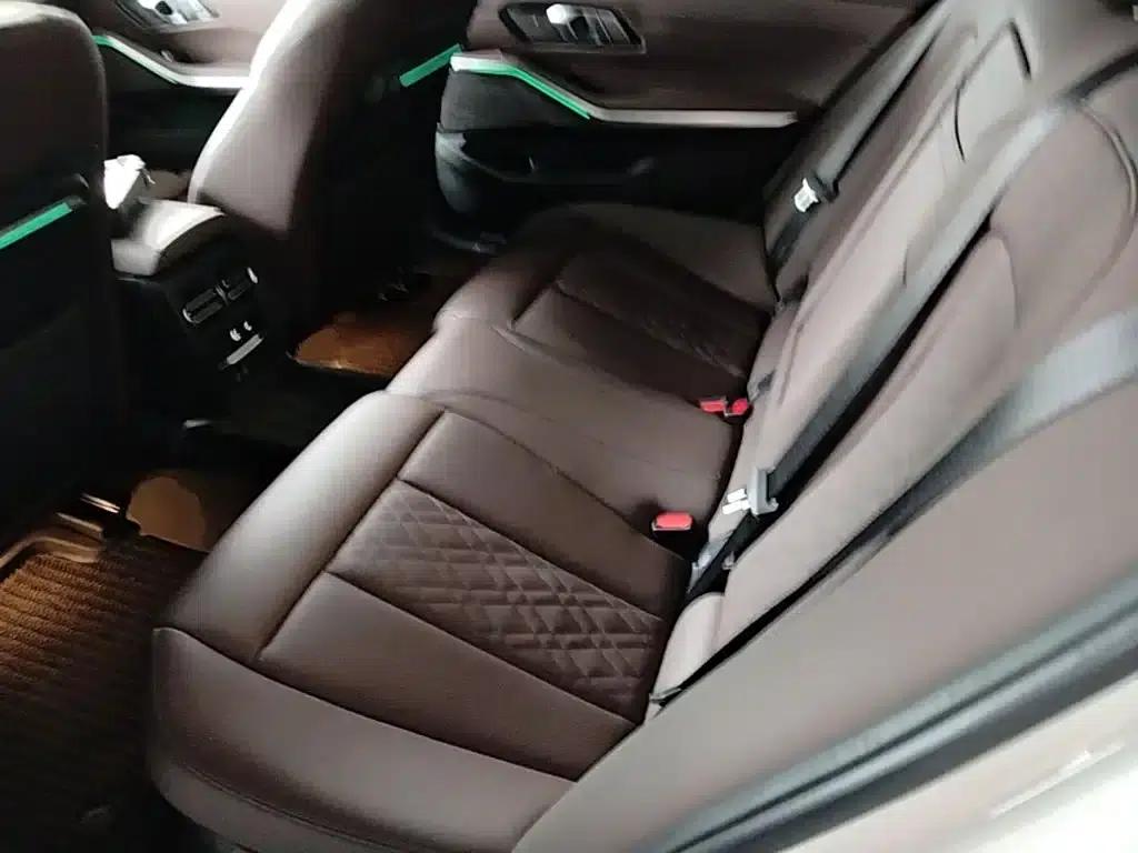 2022 BMW 3 Series 330Li xDrive M Sport Shadow Edition — миниатюра 17
