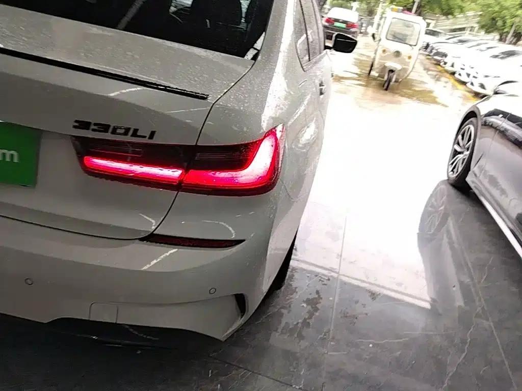 2022 BMW 3 Series 330Li xDrive M Sport Shadow Edition — миниатюра 8