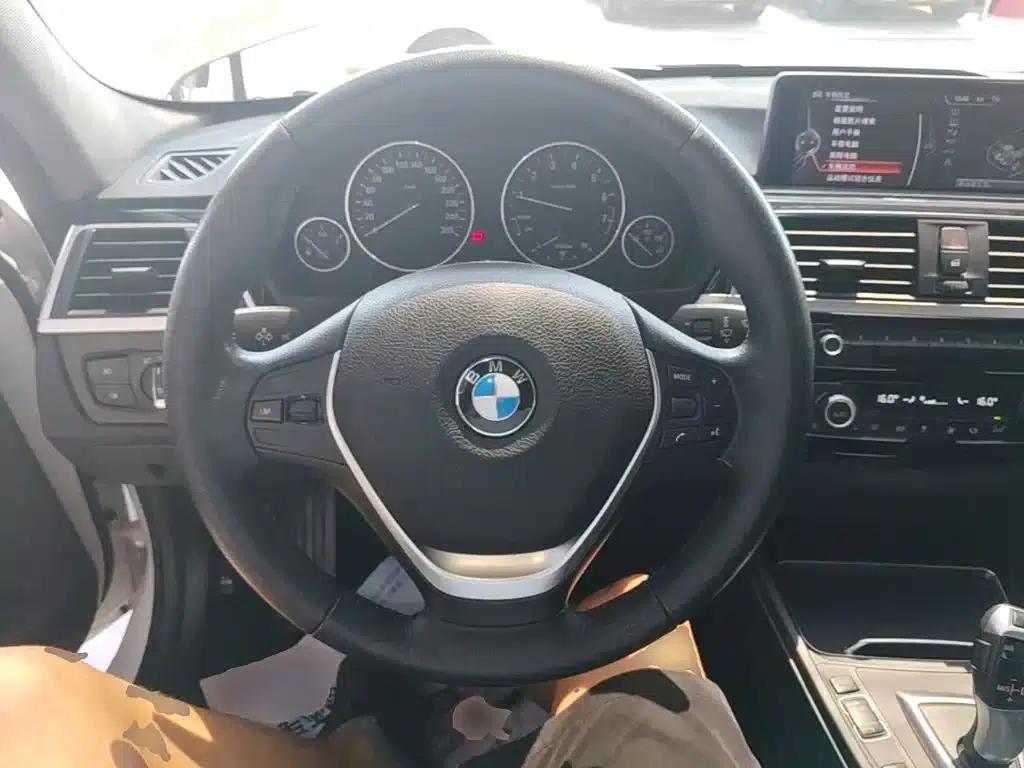 2017 BMW 3 Series 318i Fashion Edition — миниатюра 11