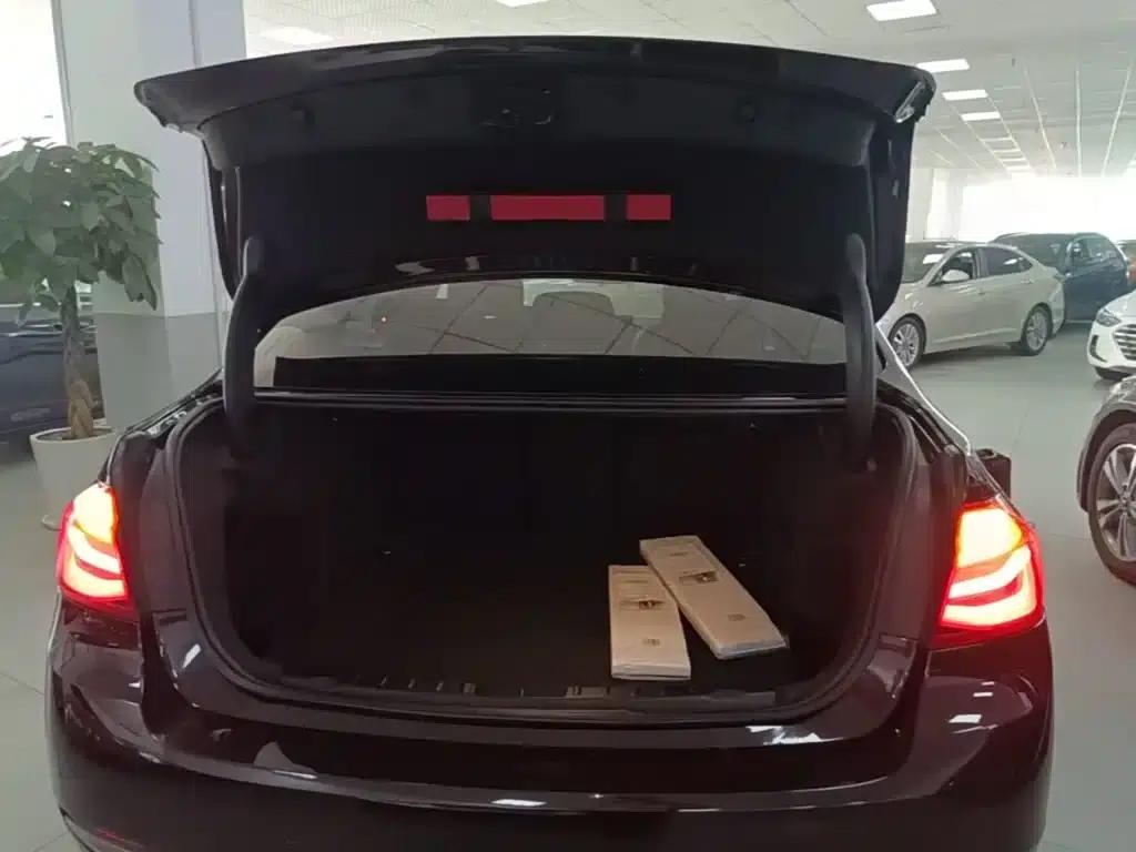 2016 BMW 3 Series 320Li Fashion Edition — миниатюра 19