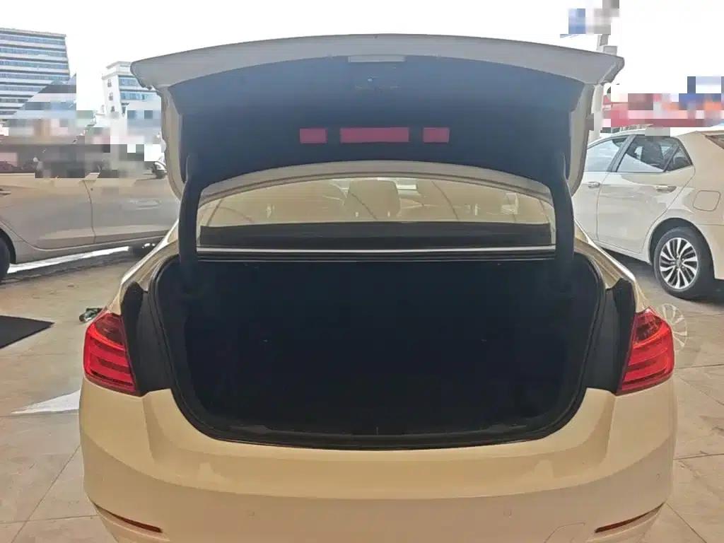 BMW 3 Series 2015 320Li Fashion Edition — миниатюра 19
