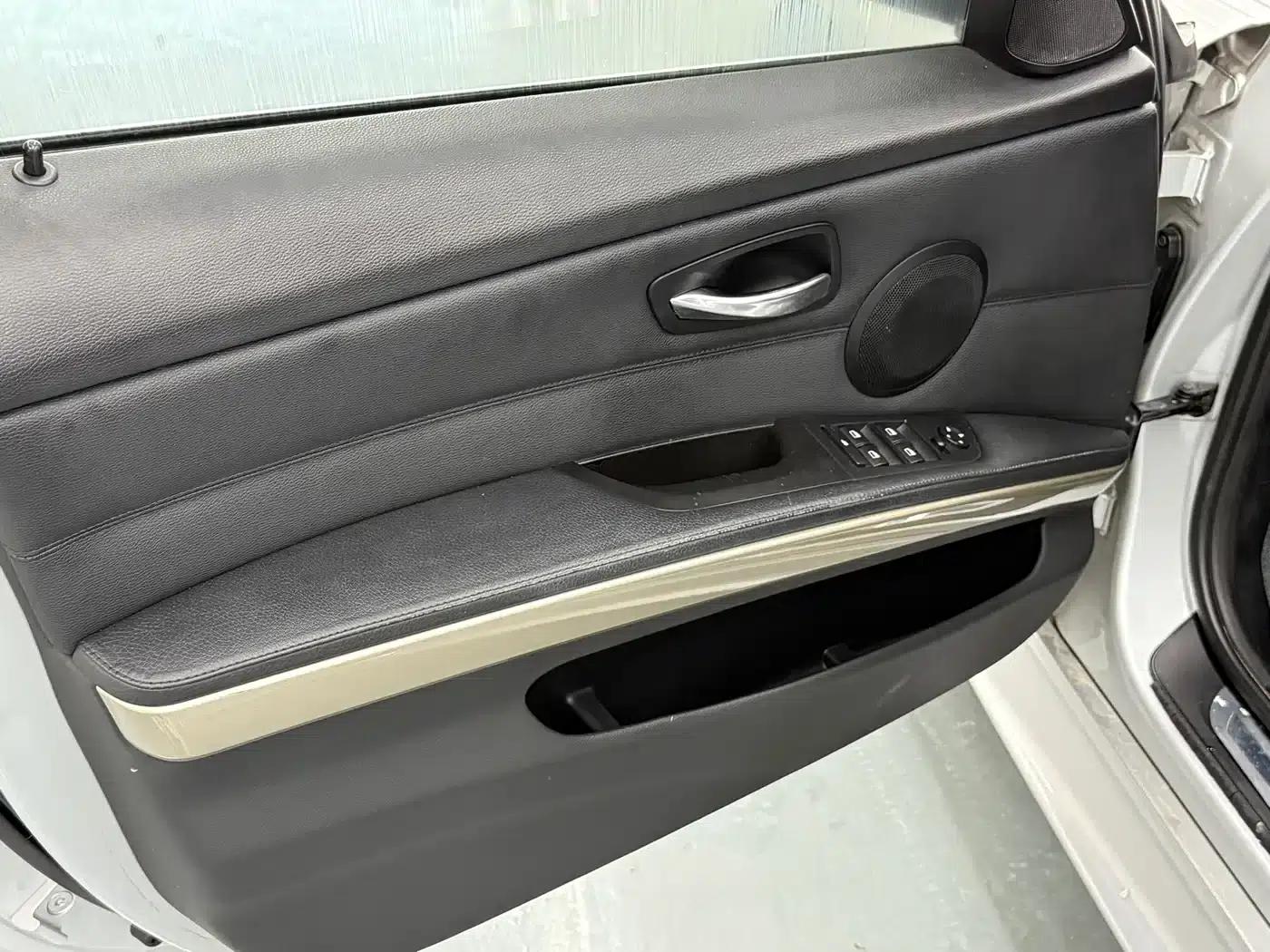 2010 BMW 3 Series Imported Model 320i Luxury — миниатюра 11