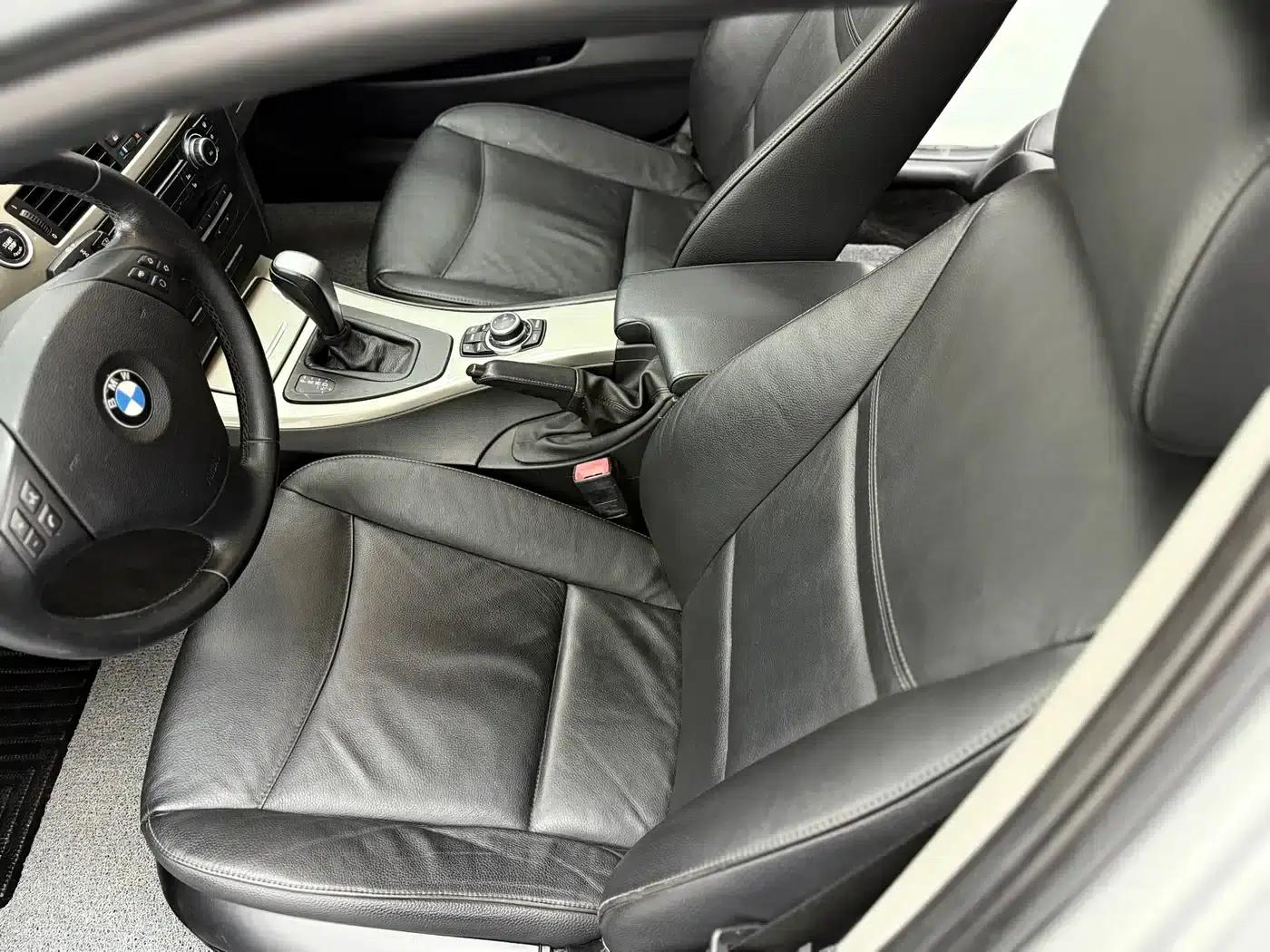 2010 BMW 3 Series Imported Model 320i Luxury — миниатюра 13