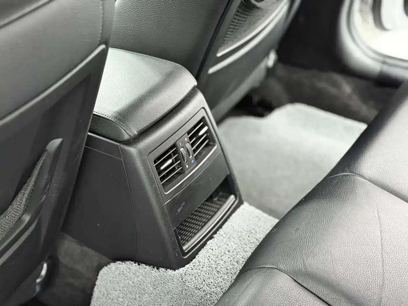 2010 BMW 3 Series Imported Model 320i Luxury — миниатюра 15