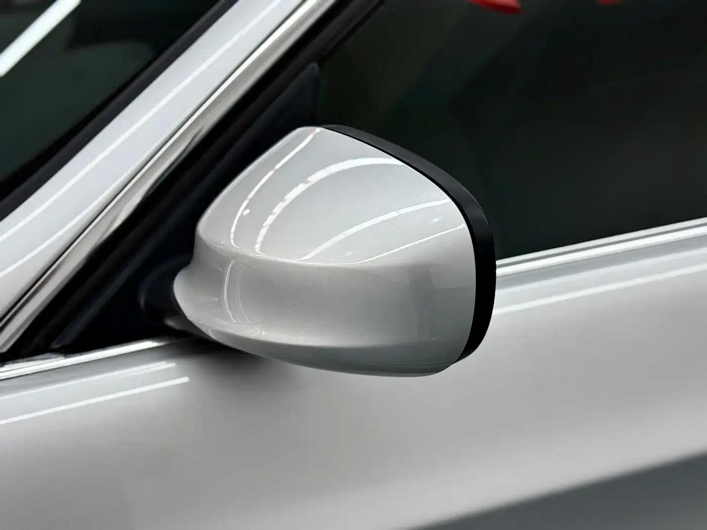 2010 BMW 3 Series Imported Model 320i Luxury — миниатюра 18