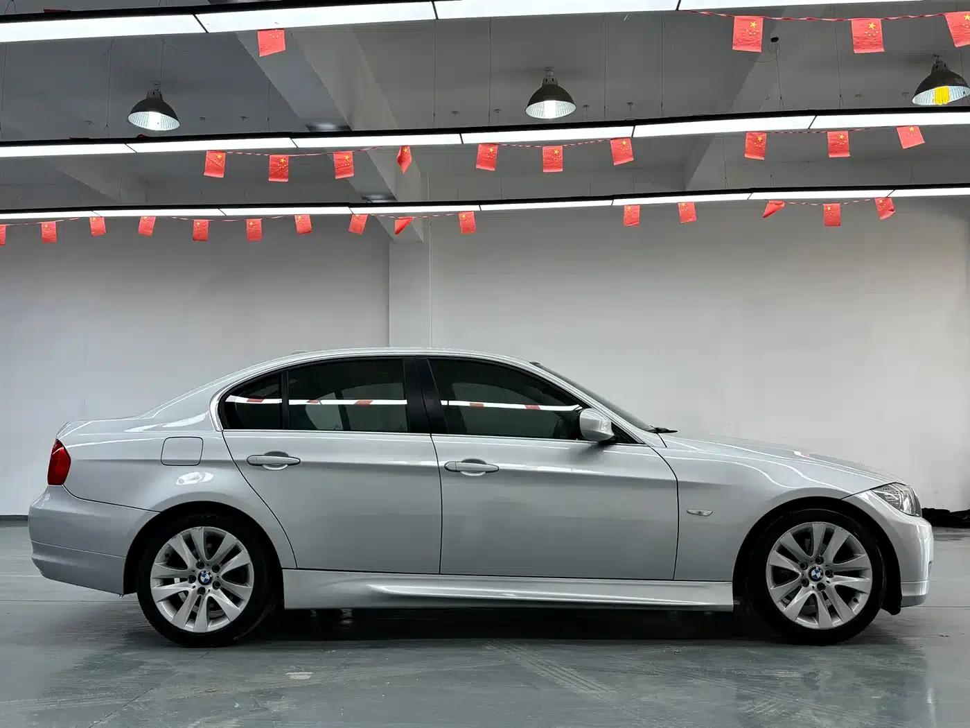 2010 BMW 3 Series Imported Model 320i Luxury — миниатюра 20