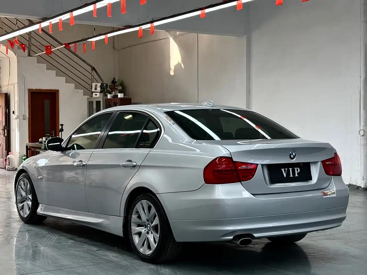 2010 BMW 3 Series Imported Model 320i Luxury — миниатюра 21