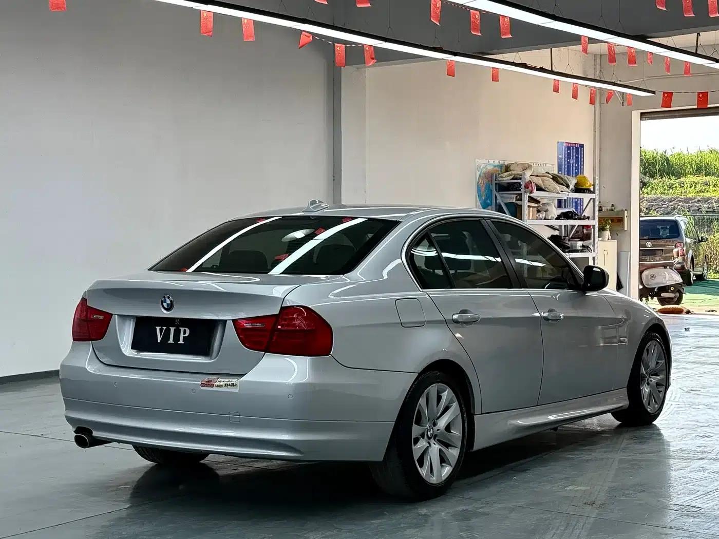 2010 BMW 3 Series Imported Model 320i Luxury — миниатюра 23